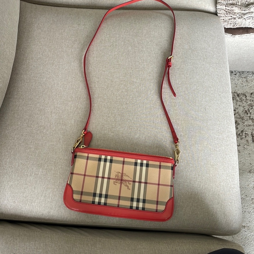 Burberry crossbody clutch